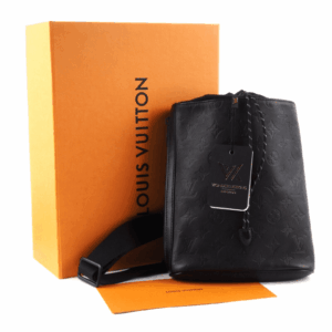 LOUIS VUITTON M44633 Chalk Sling Monogram Shadow Black Luxus Tasche OP: 1900 €