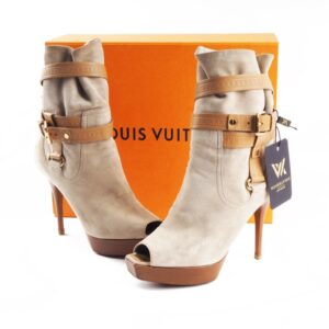 LOUIS VUITTON Multi Strap Suede High heels Peeptoes Stiefeletten EU39 OP: 860€